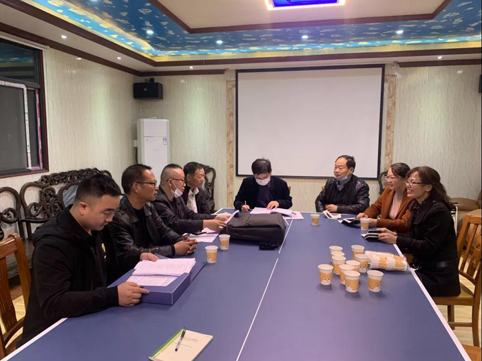 省、市、區(qū)殘聯(lián)**一行來十堰恐龍化工環(huán)氧地坪施工廠家檢查指導(dǎo)工作