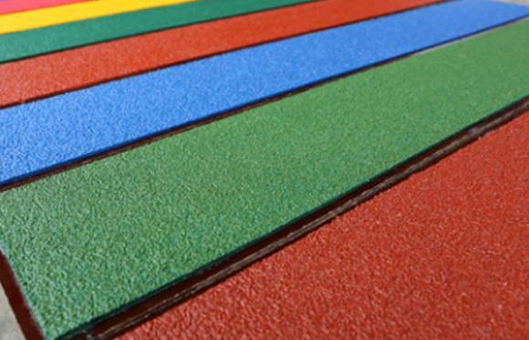 跟著道路標線涂料銷售廠家一起看看防滑涂料這種產(chǎn)品！