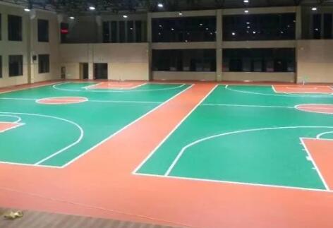 籃球場地面材料一般都有哪幾類？特點(diǎn)和價(jià)格范圍呢？